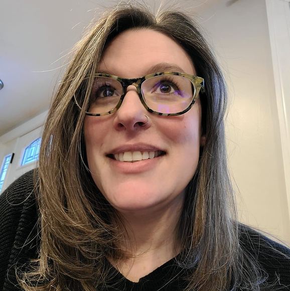 Meet your Posher, Lauren - Picture 1 of 1